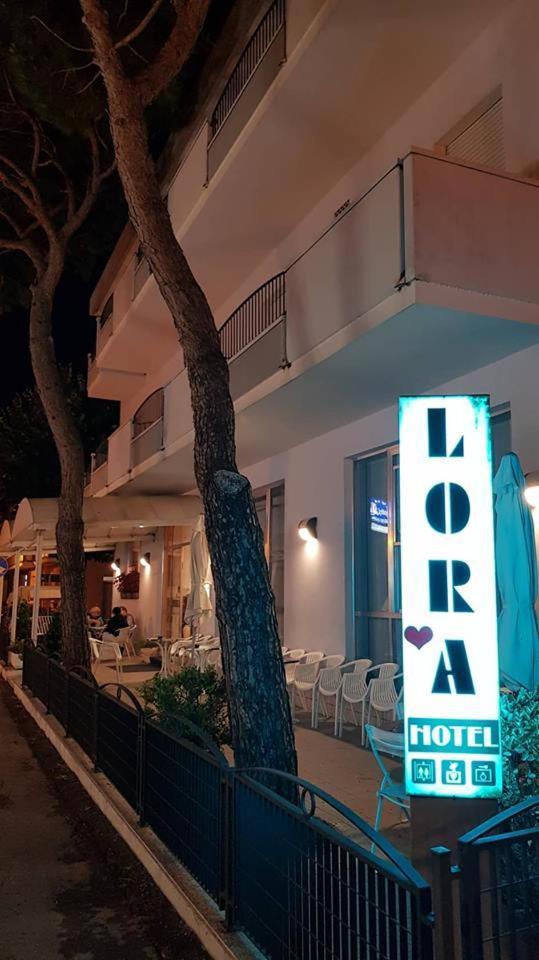 Hotel Lora Rimini Dış mekan fotoğraf
