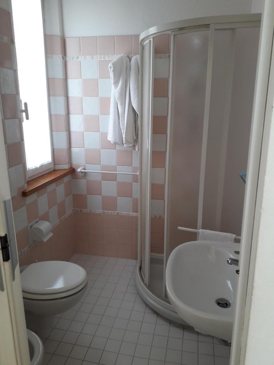 Hotel Lora Rimini Dış mekan fotoğraf